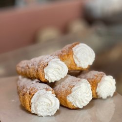Трубочка слоеная с белковым кремом